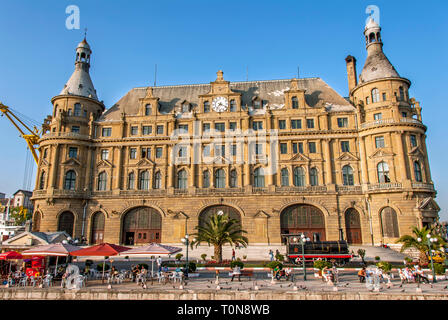 Istanbul, Turquie, 22 juin 2006 : le district de Kadikoy Istanbul. La gare de Haydarpasa Banque D'Images