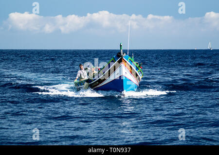 La Valette, MALTE - 15 février 2013 : le port de voile dans les îles maltaises en mer Méditerranée. Banque D'Images