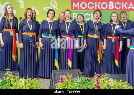 Moscou, Russie, avril, 30, 2018 : Concert à l'air libre. Gratuitement les performances de Women's Choir , centre de Moscou. L'accréditation n'est pas nécessaire. Banque D'Images