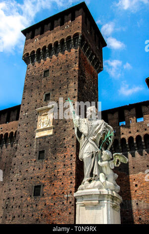 La tour du château des Sforza à Milan, Italie voyage Banque D'Images