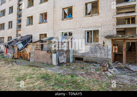 Les bâtiments militaires abandonnés dans la ville de Skrunda en Lettonie. armée soviétique, héritage chambres vides Banque D'Images