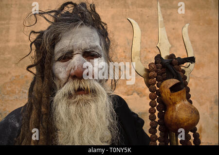 Aghori Sadhu Portrait Varanasi Inde Photo Stock Alamy aghori-sadhu-portrait-varanasi-inde-photo-stock-alamy