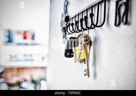 Close-up de différentes touches hanging on hook Banque D'Images