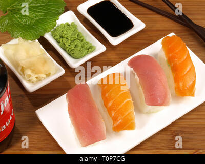 Wasabi Sushi avec différents Banque D'Images
