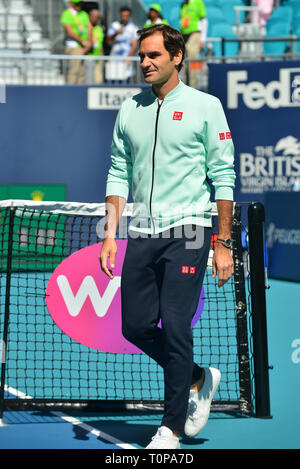 Miami Gardens, Florida, USA. Mar 20, 2019. Roger Federer de la Suisse pendant la cérémonie d'inauguration avant le premier match de l'Open de Miami Jour3 au Hard Rock Stadium le 20 mars 2019 à Miami Gardens, en Floride. Credit : Mpi10/media/Alamy Punch Live News Banque D'Images