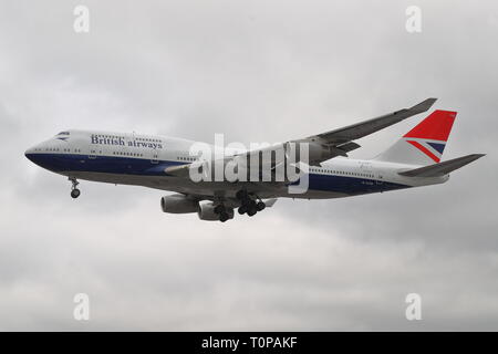 Londres, Royaume-Uni. Mar 21, 2019. La British Airways Boeing 747 G-CIVB arrive à partir de l'atelier à Dublin dans son look rétro Negus fraîchement peint de couleurs. Credit : Uwe Deffner/Alamy Live News Banque D'Images