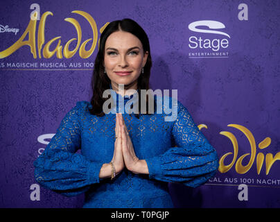 Stuttgart, Allemagne. Mar 21, 2019. Alegra Cole, Djane est venue à la première de la comédie musicale "Aladdin". Credit : Fabian Sommer/dpa/Alamy Live News Banque D'Images