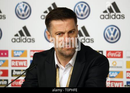 Wolfsburg, Allemagne. Mar 21, 2019. firo : 20.03.2019, Football, 2018/2019, Landerspiel : Équipe nationale : Allemagne - Serbie 1 : 1 entraîneur. Mladen Krstajic, Portrait | Crédit : dpa/Alamy Live News Banque D'Images