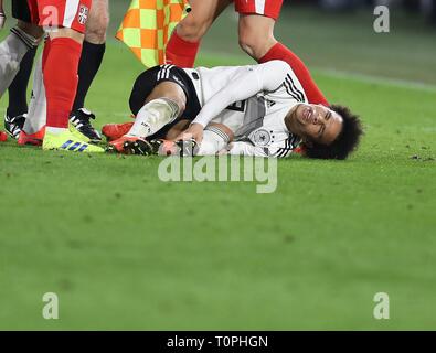 Wolfsburg, Allemagne. Mar 21, 2019. firo : 20.03.2019, Football, 2018/2019, Landerspiel : Équipe nationale : Allemagne - Serbie 1 : 1 blessés, des blessures, Leroy Sane | Conditions de crédit dans le monde entier : dpa/Alamy Live News Banque D'Images