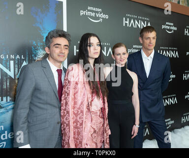 New York, NY - 21 mars 2019 : David Farr, Esme Creed-Miles, Mireille Enos, Joel Kinnaman assister à la saison 1 de Hanna lancer sur Amazon premier vidéo à Whitby voir Crédit : lev radin/Alamy Live News Banque D'Images