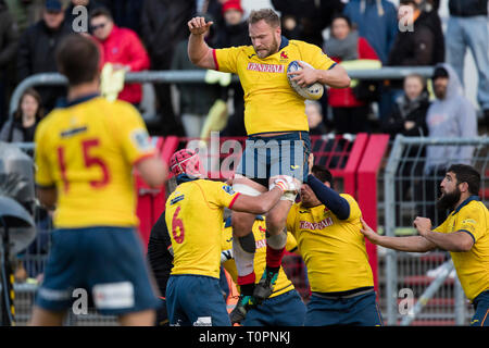 17 mars 2019, en Rhénanie du Nord-Westphalie, Köln : Michael Walker-Fitton (Espagne, 4) a pris la voie la fente. Cinquième match du championnat d'Europe de rugby : 2019 Germany-Spain sur 17.03.2019 à Cologne. Photo : Jürgen Kessler/dpa Banque D'Images