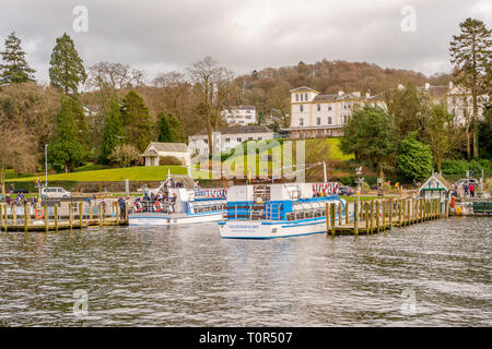 Bateau à vapeur windermere cumbria sur bowness bay miss lake district Banque D'Images