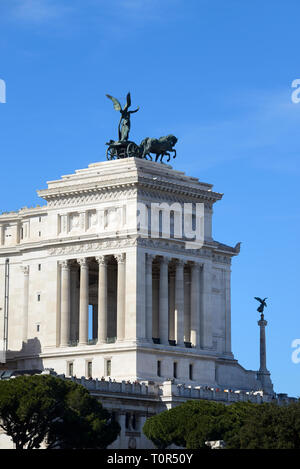 Monument de Vittorio Emanuele II, ou l'autel de la patrie, l'autel de la patrie, Monument National de la victoire de la Déesse Victoria & & Quadrige Rome Italie Banque D'Images