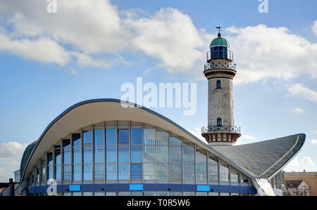 Leuchtturm à Warnemünde (Mecklenburg-Vorpommern, Allemagne) Banque D'Images