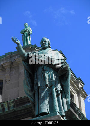 Ignace Bourget monument par le Marie, Reine du monde, Montréal, Québec, Canada, Amérique du Nord Banque D'Images