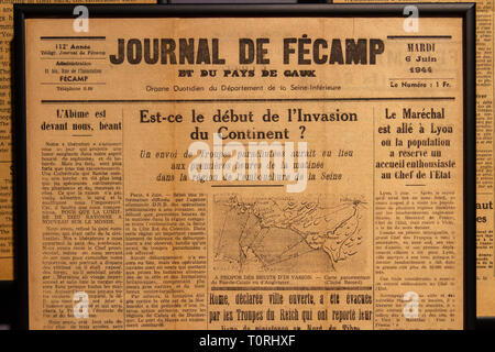 Le Journal de Fécamp à partir de D-Day, le 6 juin 1944, à l'affiche dans le Mémorial de Caen (Mémorial de Caen), Normandie, France. Banque D'Images