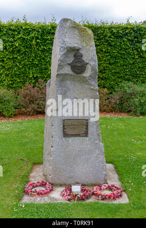 Mémorial aux aviateurs anglais de la Royal Air Force britannique dans les jardins en raison de la Mémorial de Caen (Mémorial de Caen), Normandie, France. Banque D'Images