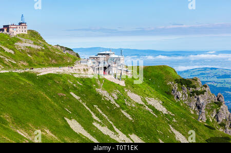 Kasprowy Wierch, Pologne - 14 juillet 2012 : vue depuis le mont Kasprowy Wierch top cable ascenseur. Banque D'Images