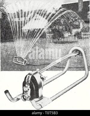 Dreer's 1950 (1950) du 1950 dreers Dreer19501950henr Année : 1950 Naturain. Système d'irrigation portables. Durée de vie de l'aluminium. 5 ft. sections (poids 12 oz.). Filet de 2 pouces de pulvérisations à 25 ft. douche. 5 ft. section primaire $2.95 ; 5 pi. extension de l'article 2.75. Mieux les pelouses. (Howard B. Sprague). Le meilleur livre sur les pelouses. $2.00, post- payé. Vague Metco arroseur. Pour les années d'ennuis- service gratuit. Puissant moteur à eau, qui n'a jamais exige un graissage, jette un grand rideau d'eau lentement d'avant en arrière sur une zone rectangulaire de 40 x 50 pieds. Monté sur porteur tubulaire lisse pour protéger la pelouse. Eas Banque D'Images