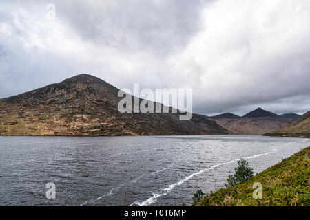 Il s'agit d'une photo d'un lac dans les montagnes de Mourne en Irlande du Nord Banque D'Images