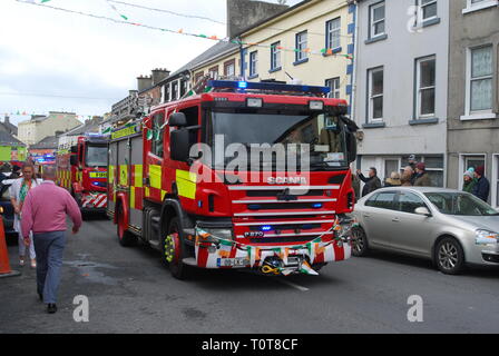 Scania Fire Engine on Road, Rathkeale, Co. Limerick, Irlande Banque D'Images