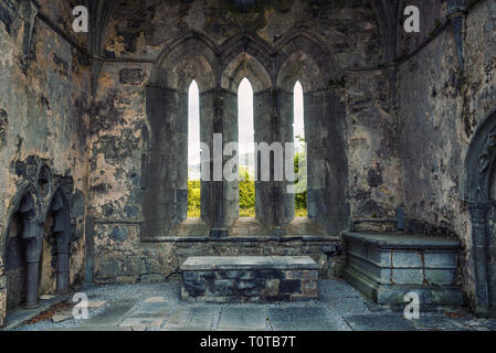 Corcomroe Abbey ruins situé dans la région de Burren Comté de Clare, Irlande Banque D'Images