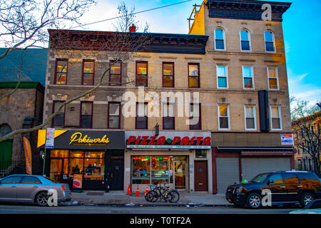 Pizzeria dans le quartier de Park Slope à Brooklyn, New York, Printemps 2019 Banque D'Images