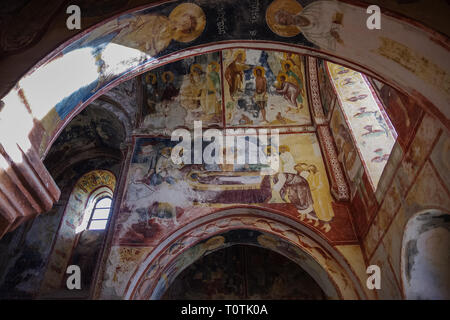 Kutaisi, Géorgie - Août 25,2015 : Intérieur et fresques de l'église dans le monastère de Gelati, de la Vierge Banque D'Images