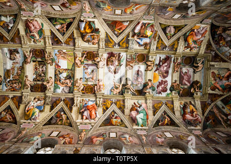 Chapelle Sixtine plafond création d'Adam, Rome, Italie. Banque D'Images