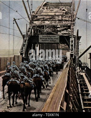 L'occupation des alliés de la Rhénanie 1918 - 1930, les troupes françaises l'évacuation de Duesseldorf, août 1925, photographie couleur, carte de cigarette, série 'Die' Nachkriegszeit, 1935 ponts, ponts, partir, quitter, évacuation, évacuations, retrait, retrait, retrait des troupes d'occupation, des professions, puissance occupante, puissances occupantes, entente, soldats, soldat, l'armée, les armées, la France, la Rhénanie, la Prusse, la province rhénane, les gens, l'Allemagne, l'Empire allemand, la République de Weimar, 1920, 20e siècle, l'évacuation, l'évacuation, coloré, couleur, période de l'après-guerre, Additional-Rights Clearance-Info,--Not-Available Banque D'Images