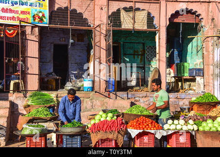 Vendeurs de fruits Légumes, Sardar Market, Jodhpur, Rajasthan, India Banque D'Images