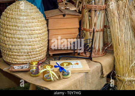 Bee accessoires connexes sur un stand au Salon de l'agriculture 2018 Aylsham, Norfolk, Royaume-Uni. Banque D'Images