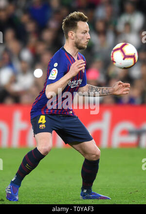 Séville, 17-03-2019. Primera Division Ligue espagnole. LaLiga. L'Estadio Benito Villamarin. Ivan Rakitic (FC Barcelone) durant le jeu Real Betis - FC Barcelone. Banque D'Images