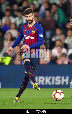 Séville, 17-03-2019. Primera Division Ligue espagnole. LaLiga. L'Estadio Benito Villamarin. Gerard Piqué (FC Barcelone) pendant le jeu Real Betis - FC Barcelone. Banque D'Images