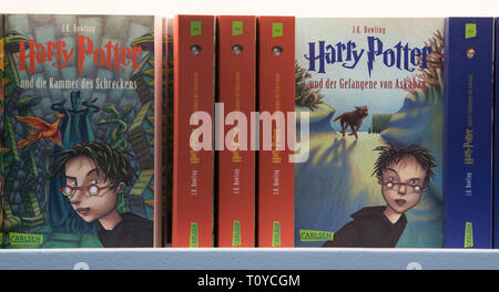 22 mars 2019, Saxe, Leipzig : Livres de la série Harry Potter roman fantastique seront exposées lors de la Carlsen stand à la Foire du livre de Leipzig. Le Salon du livre se poursuit jusqu'à 24.03.2019. Photo : Hendrik Schmidt/dpa-Zentralbild/dpa Banque D'Images