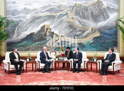 (190322) -- BEIJING, 22 mars 2019 (Xinhua) -- Wang Chen (2e R), membre du Bureau politique du Parti communiste chinois (PCC) Comité Central et vice-président du Comité permanent de l'Assemblée populaire nationale (APN), rencontre avec une délégation des États-Unis-Chine Groupe de travail de la part du Congrès américain à Beijing, capitale de la Chine, 22 mars 2019. (Xinhua/Shen Hong) Banque D'Images