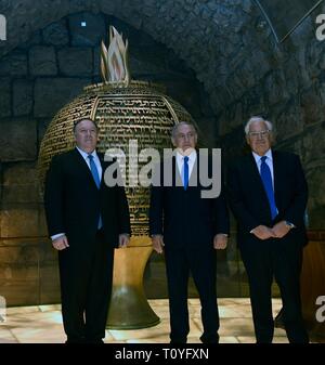 La secrétaire d'État des États-Unis, Mike Pompeo, gauche, tours du Mur occidental et les Tunnels avec le Premier ministre israélien Benjamin Netanyahu, centre, et l'Ambassadeur des États-Unis, David Friedman, 21 mars 2019 à Jérusalem, Israël. Banque D'Images