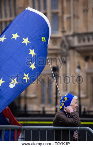 Londres, Royaume-Uni. Mar 22, 2019. Un Brexit protestation a été tenue à Westminster aujourd'hui par un groupe de personnes publicité tomorrows vote du peuple de mars. Crédit : la double couche/Alamy Live News Banque D'Images