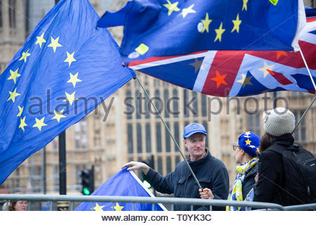 Londres, Royaume-Uni. Mar 22, 2019. Un Brexit protestation a été tenue à Westminster aujourd'hui par un groupe de personnes publicité tomorrows vote du peuple de mars. Crédit : la double couche/Alamy Live News Banque D'Images