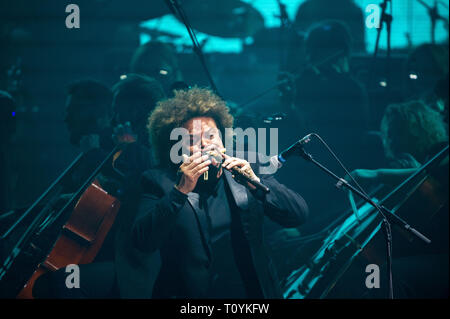 Glasgow, Royaume-Uni. 22 mars 2019. Sur la photo : Pedro Eustache. Sous la direction de Gavin Greenaway, Hans Zimmer et orchestre la bande-son d'un grand orchestre symphonique présentera un concert intense et inoubliable expérience dans les arénas à travers le pays. Contrairement à la célèbre "Hans Zimmer Live tour", où le son se concentre sur Zimmer's band et les sons électroniques de la musique, "Le Monde de Hans Zimmer - une célébration symphonique" présentera les œuvres du compositeur a pris des mesures pour qu'un orchestre symphonique en direct pour la première fois. Crédit : Colin Fisher/Alamy Live News Banque D'Images