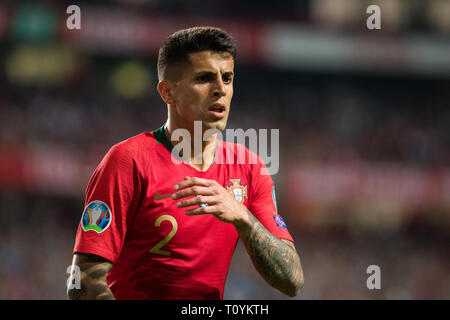 Joao Cancelo du Portugal en action pendant les qualifications - Groupe B à l'Euro 2020 match de football entre le Portugal contre l'Ukraine. (Score final : Portugal 0 - 0 Ukraine) Banque D'Images