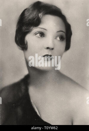 Portrait photographique de Dorothy Mackail par le vrai Devil Doll - l'ère du cinéma muet Banque D'Images