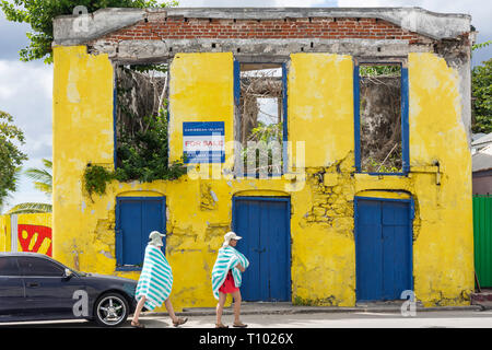 La ruine du bâtiment à vendre, Bay Street, Carlisle Bay, Bridgetown, Barbade, paroisse St Michael, Lesser Antilles, Caribbean Banque D'Images