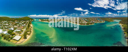 Drone aérien vue de Tallebudgera Creek et de la plage sur la Gold Coast, Queensland, Australie Banque D'Images