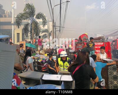 Quezon City, Philippines. Mar 20, 2019. 200 maisons ont été vidés et plus de 700 familles ont été affectées par un feu qui atteint en Damayang d'alarme générale Barangay Lagi, Quezon City. Aucune victime n'a été signalé. Sherbien Dacalanio : Crédit/Pacific Press/Alamy Live News Banque D'Images