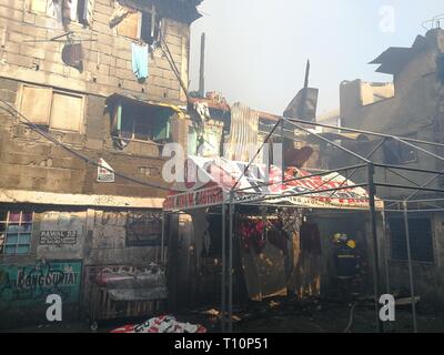 Quezon City, Philippines. Mar 20, 2019. 200 maisons ont été vidés et plus de 700 familles ont été affectées par un feu qui atteint en Damayang d'alarme générale Barangay Lagi, Quezon City. Aucune victime n'a été signalé. Sherbien Dacalanio : Crédit/Pacific Press/Alamy Live News Banque D'Images