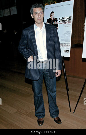 New York, NY, USA. 04 Sep, 2007. John Turturro au Wednesday, Jul 4, 2007 premiere de 'vivant jour souvenirs : Accueil à partir de l'Iraq' à la Morgan Library & Museum de New York, NY, USA. Crédit : Steve Mack/S.D. Mack Photos/Alamy Banque D'Images