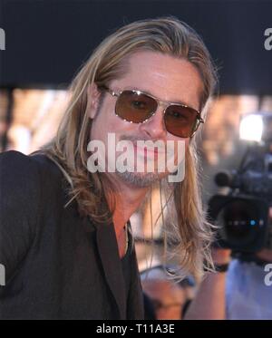 BRAD PITT 6-17-2013 à l'ouverture du film ''World War Z'' à Times Square 6-17-2013 Photo de John Barrett/PHOTOlink Banque D'Images