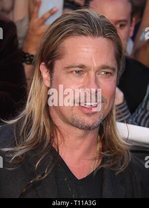 BRAD PITT 6-17-2013 à l'ouverture du film ''World War Z'' à Times Square 6-17-2013 Photo de John Barrett/PHOTOlink Banque D'Images