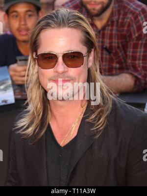 BRAD PITT 6-17-2013 à l'ouverture du film ''World War Z'' à Times Square 6-17-2013 Photo de John Barrett/PHOTOlink Banque D'Images